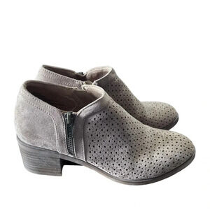 Sonoma Booties with Ortholite ECO size 6